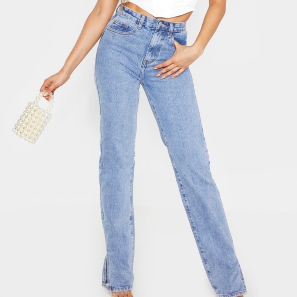 PrettyLittleThings Tall Mid Wash Spilt hem jeans